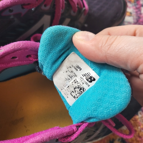 New Balance 1080 fresh foam sz 10.5 women's pink blue - Picture 13 of 13